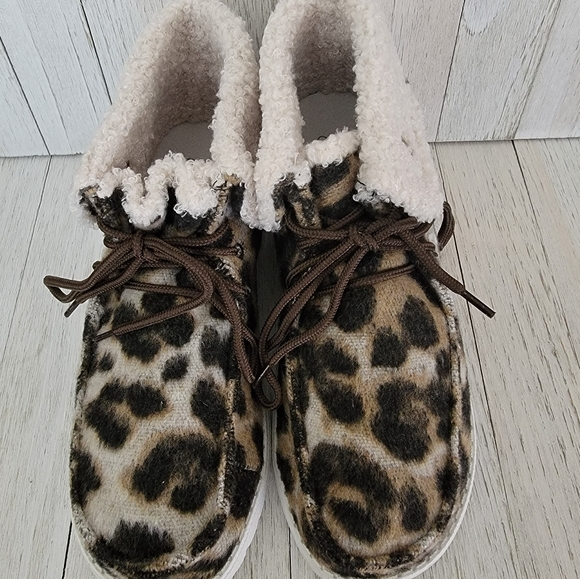 GYPSY JAZZ- ODION TAUPE LEOPARD HIGH TOP SNEAKERS - Picture 4 of 8